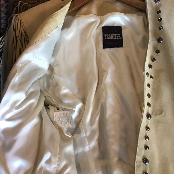 Suede fringe jacket  metal hardware - Picture 3 of 4